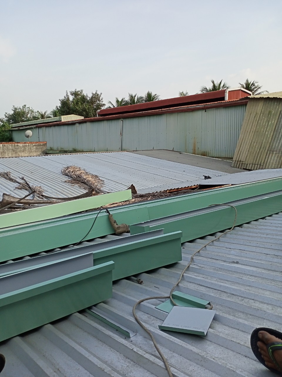 lợp mái tôn quạn 6 - Mái Nhà Đẹp